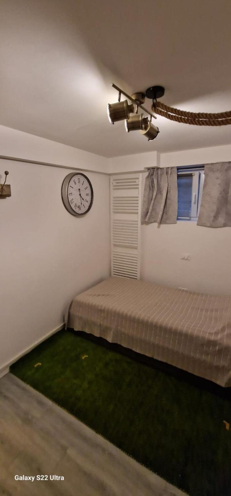 Double A Guest House Mestre Eksteriør bilde