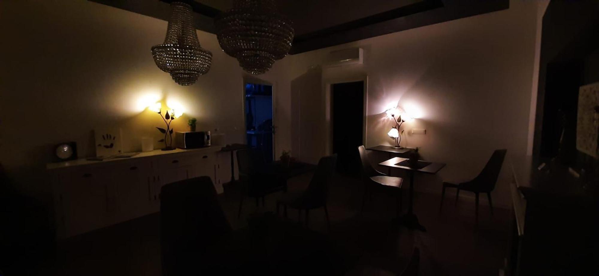 Double A Guest House Mestre Eksteriør bilde
