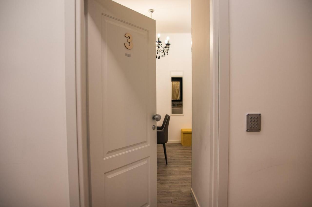 Double A Guest House Mestre Eksteriør bilde